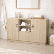 Buffet sur mesure en bois clair élégant