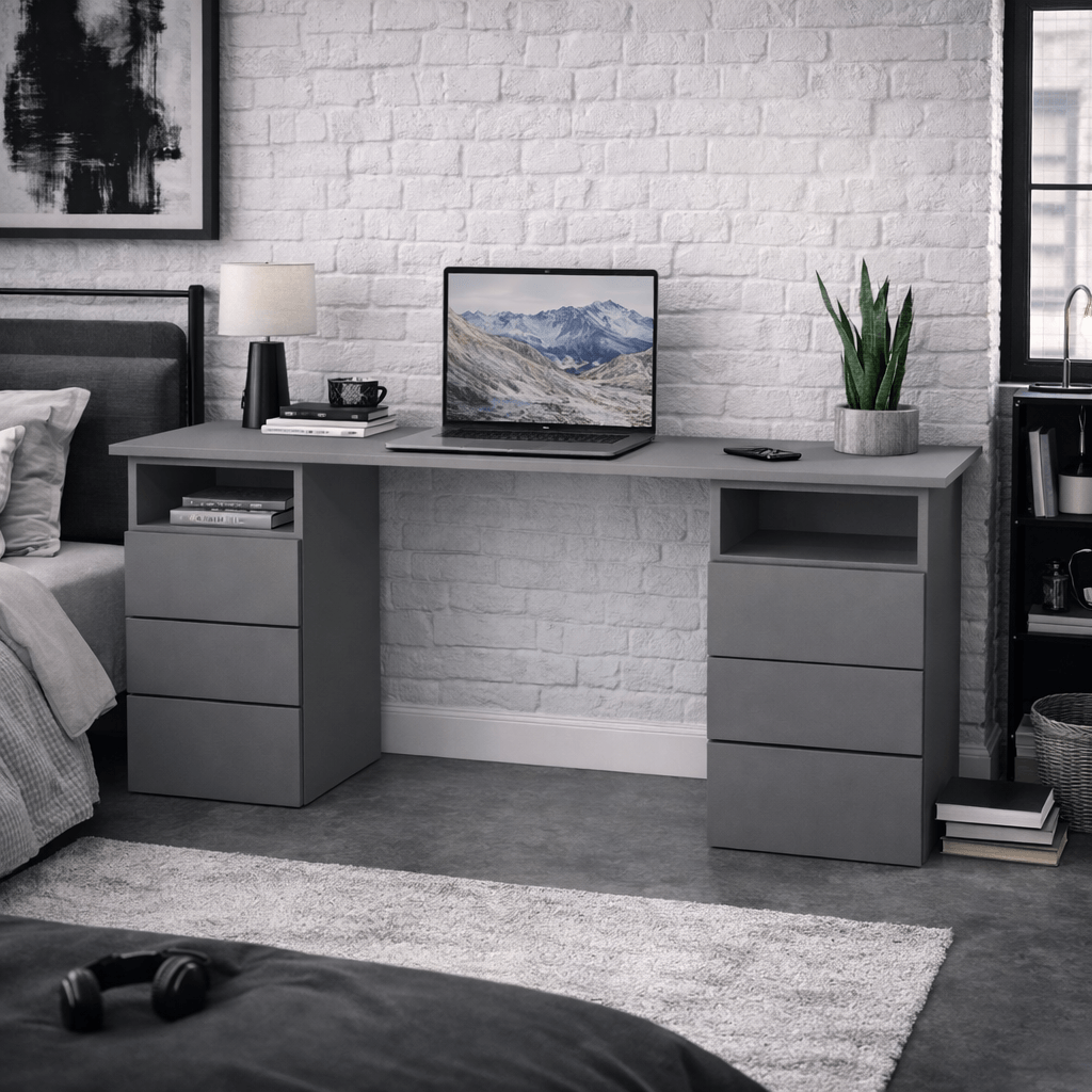 Bureau sur mesure avec quatre tiroirs